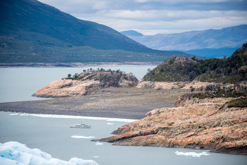 家里养两只猫总是打架要不要分开饲养