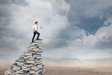 家里养两只猫总是打架要不要分开饲养