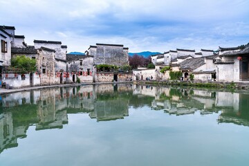 介绍万里长城的历史故事