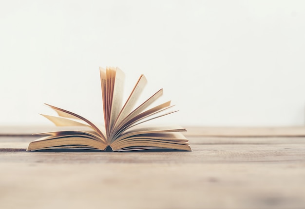 蓝鲸主要分布在哪些地方？